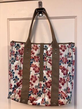 Athleta Teal Travel / Gym cherry blossom  Tote Bag - Teal